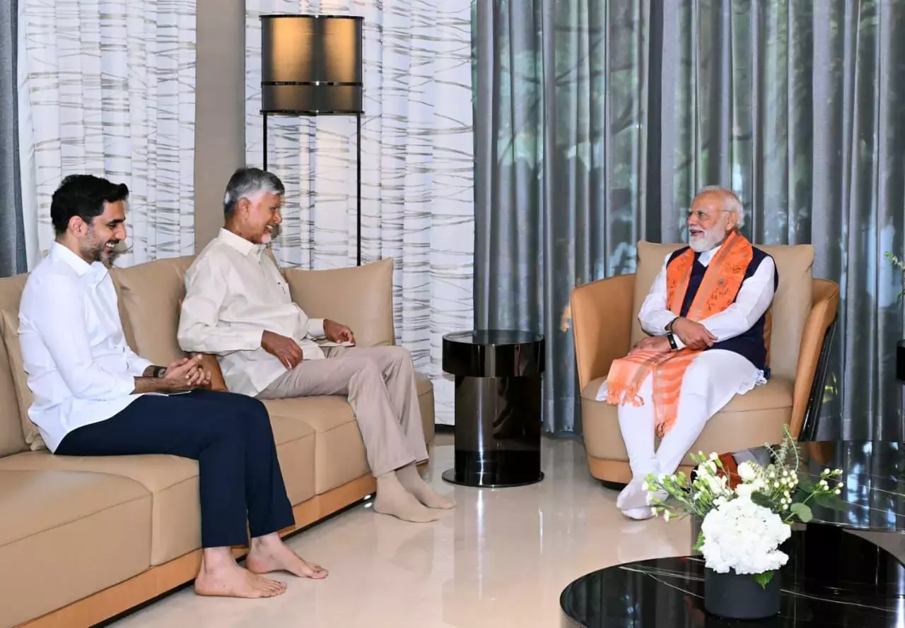 Telangana: मोदी ने नगर निकाय चुनाव की चर्चा के बीच नायडू और पवन कल्याण से मुलाकात की Telangana: मोदी ने नगर निकाय चुनाव की चर्चा के बीच नायडू और पवन कल्याण से मुलाकात की