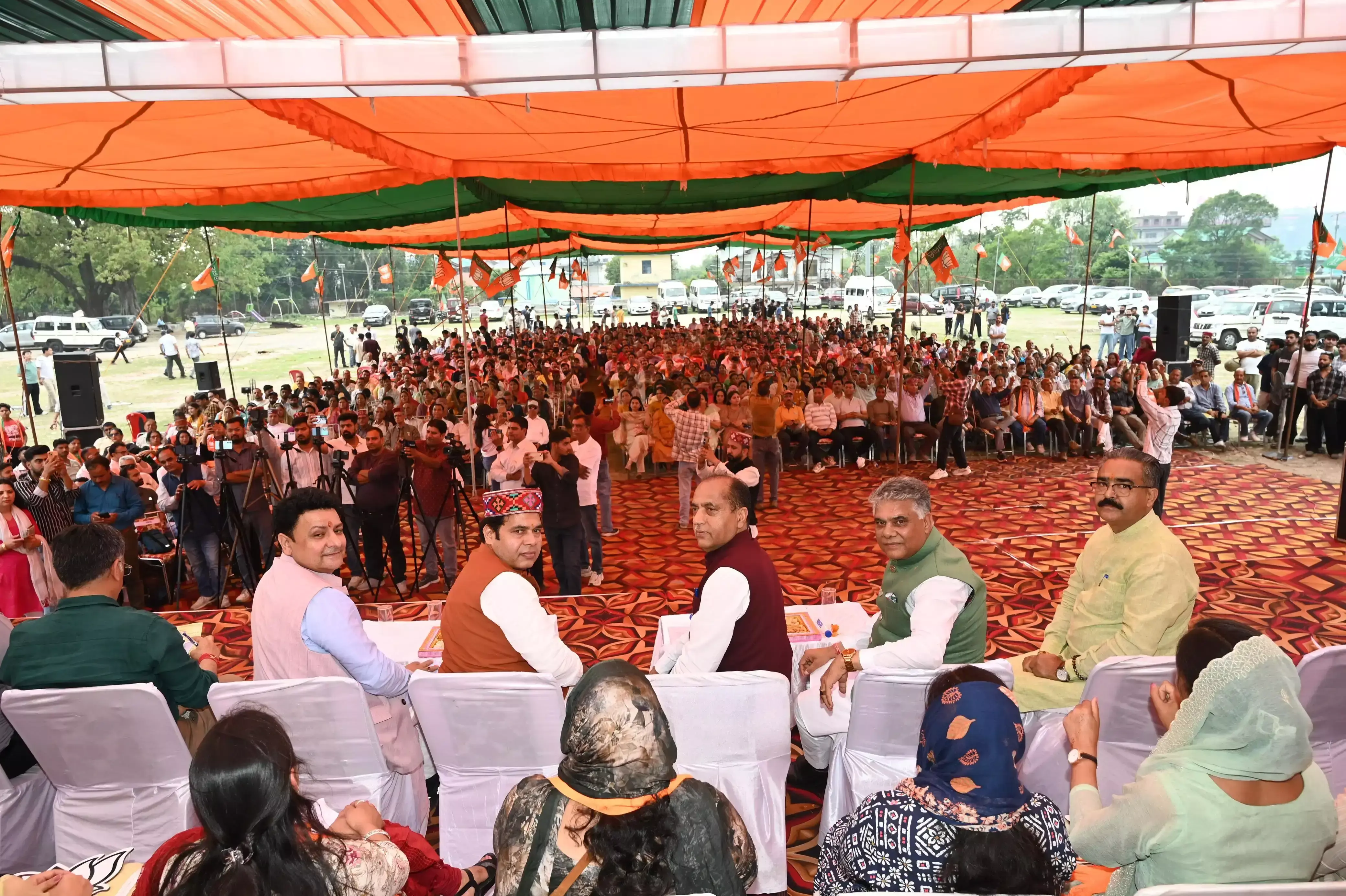 Dharamshala: भाजपा ने नगर निगम चुनाव प्रचार में झोंकी ताकत Dharamshala: भाजपा ने नगर निगम चुनाव प्रचार में झोंकी ताकत