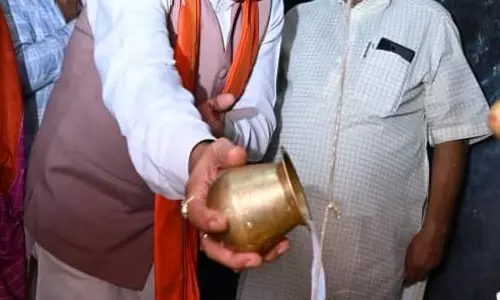 CM साय ने हाटकेश्वर महादेव मंदिर में पूजा-अर्चना कर प्रदेशवासियों के सुख समृद्धि की कामना की