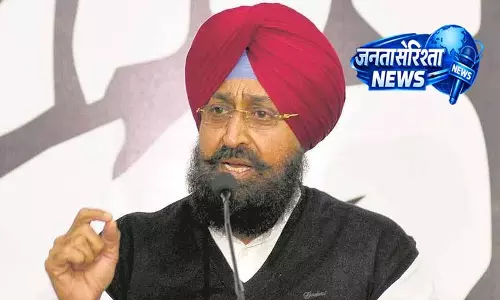 Pratap Singh Bajwa ने अरोड़ा की बर्खास्तगी की मांग की Pratap Singh Bajwa ने अरोड़ा की बर्खास्तगी की मांग की
