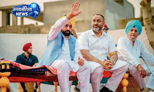 AAP को निशाना, मान ने केंद्र और विपक्ष की रणनीति पर सवाल उठाए AAP को निशाना, मान ने केंद्र और विपक्ष की रणनीति पर सवाल उठाए