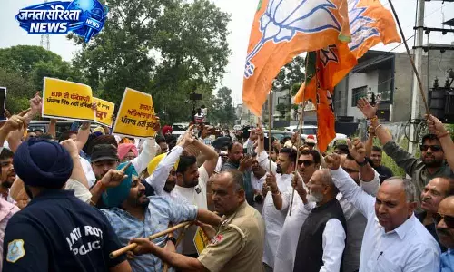 संजीव अरोड़ा की गिरफ्तारी के बाद Punjab में तनावपूर्ण स्थिति संजीव अरोड़ा की गिरफ्तारी के बाद Punjab में तनावपूर्ण स्थिति