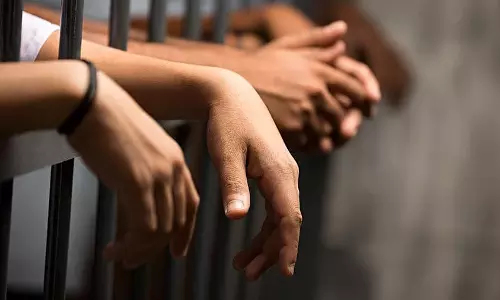Yerwada ओपन जेल से उम्रकैद कैदी फरार, मोबाइल फोन मामले में पूछताछ से पहले भागा Yerwada ओपन जेल से उम्रकैद कैदी फरार, मोबाइल फोन मामले में पूछताछ से पहले भागा