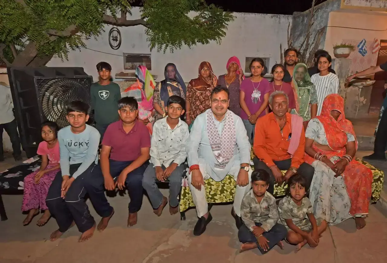 Ajmer: सीएम भजनलाल शर्मा ने ग्रामीण अर्थव्यवस्था को मजबूत करने की बात कही Ajmer: सीएम भजनलाल शर्मा ने ग्रामीण अर्थव्यवस्था को मजबूत करने की बात कही