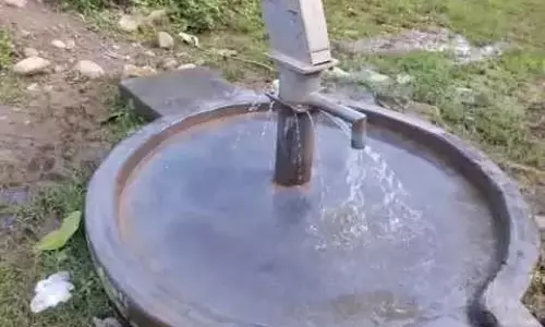भीषण गर्मी में राहत, हैंडपंप मरम्मत से ग्रामीणों को मिली सुविधा भीषण गर्मी में राहत, हैंडपंप मरम्मत से ग्रामीणों को मिली सुविधा