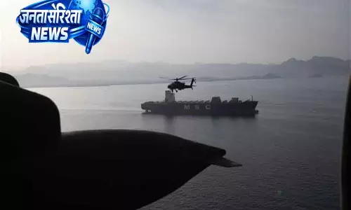 US सीनेटर ने ट्रंप पर ईरान युद्ध की आलोचना की US सीनेटर ने ट्रंप पर ईरान युद्ध की आलोचना की
