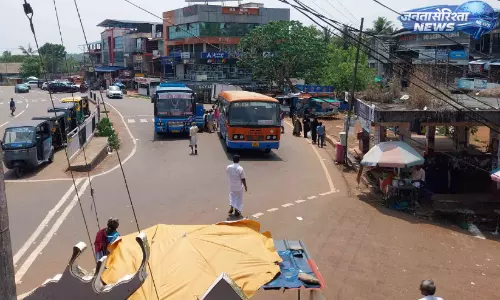 Kerala : बडियाडुक्का टाउन बस स्टैंड निर्माण में देरी से यात्री परेशान Kerala : बडियाडुक्का टाउन बस स्टैंड निर्माण में देरी से यात्री परेशान
