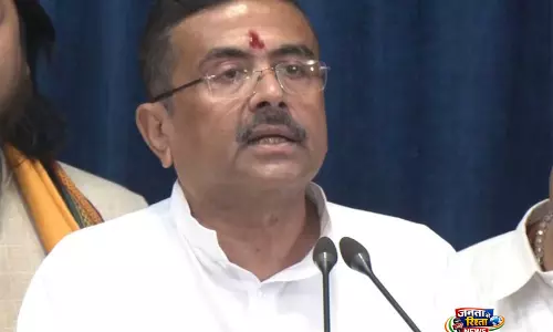 West Bengal सरकार ने सीमा पर बाड़ लगाने के लिए BSF को ज़मीन हस्तांतरित करने की दी मंज़ूरी West Bengal सरकार ने सीमा पर बाड़ लगाने के लिए BSF को ज़मीन हस्तांतरित करने की दी मंज़ूरी