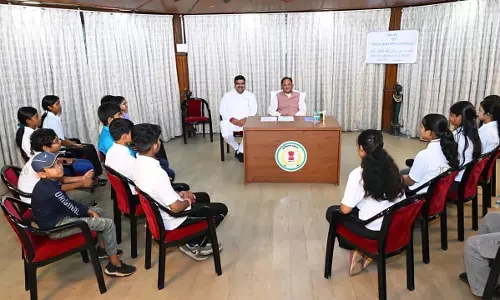 सीएम साय ने 10वीं-12वीं टॉपर्स से किया संवाद, पूछे रोचक सवाल सीएम साय ने 10वीं-12वीं टॉपर्स से किया संवाद, पूछे रोचक सवाल