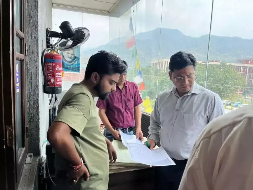 Haldwani: गेस्ट हाउसों की जांच में अनियमितताएं पाई गईं Haldwani: गेस्ट हाउसों की जांच में अनियमितताएं पाई गईं