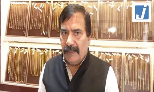 सर्राफा व्यापारी और ग्राहक बोले- राष्ट्रहित के लिए सोने की खरीद-बिक्री बंद करना जरूरी...छत्तीसगढ़ सराफा एसोसिएशन का भी बयान आया सर्राफा व्यापारी और ग्राहक बोले- राष्ट्रहित के लिए सोने की खरीद-बिक्री बंद करना जरूरी...छत्तीसगढ़ सराफा एसोसिएशन का भी बयान आया