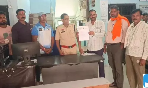 अवैध शराब बिक्री पर बवाल, जनप्रतिनिधियों की चेतावनी से बढ़ा विवाद अवैध शराब बिक्री पर बवाल, जनप्रतिनिधियों की चेतावनी से बढ़ा विवाद