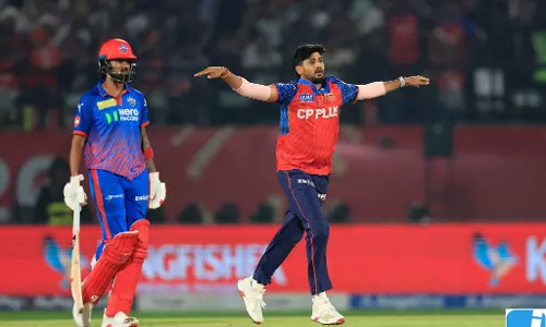 IPL 2026 में रोमांचक मोड़, दिल्ली कैपिटल्स को 18 गेंदों में 36 रन की जरूरत IPL 2026 में रोमांचक मोड़, दिल्ली कैपिटल्स को 18 गेंदों में 36 रन की जरूरत