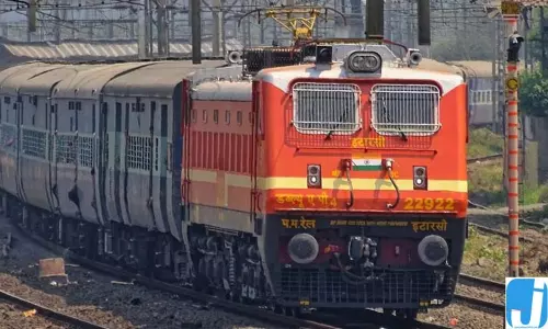 छत्तीसगढ़ एक्सप्रेस में अतिरिक्त AC-3 कोच जोड़ा जाएगा, यात्रियों को मिलेगी राहत छत्तीसगढ़ एक्सप्रेस में अतिरिक्त AC-3 कोच जोड़ा जाएगा, यात्रियों को मिलेगी राहत