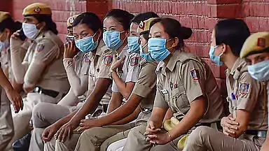 Tamil Nadu : महिलाओं की सुरक्षा के लिए ‘सिंगापेन’ स्पेशल टास्क फोर्स का गठन Tamil Nadu : महिलाओं की सुरक्षा के लिए ‘सिंगापेन’ स्पेशल टास्क फोर्स का गठन