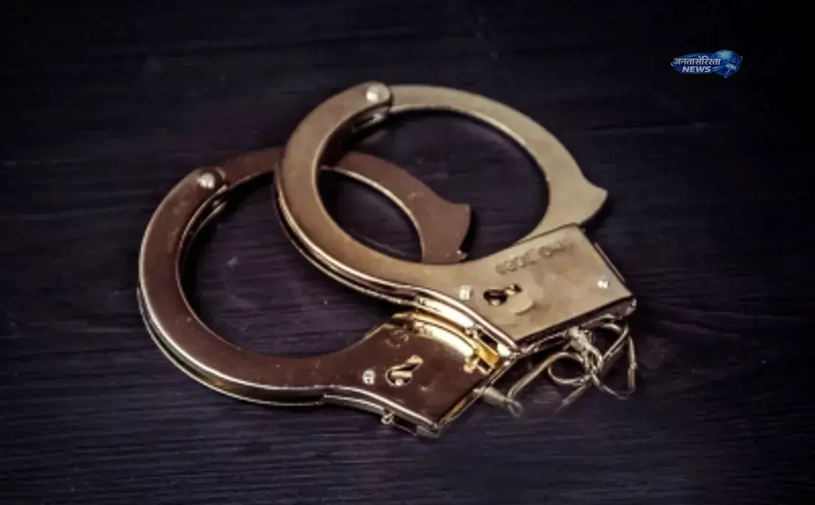 Odisha : 8 करोड़ से अधिक के सरकारी फंड घोटाले में पूर्व अधिकारी समेत 6 गिरफ्तार Odisha : 8 करोड़ से अधिक के सरकारी फंड घोटाले में पूर्व अधिकारी समेत 6 गिरफ्तार