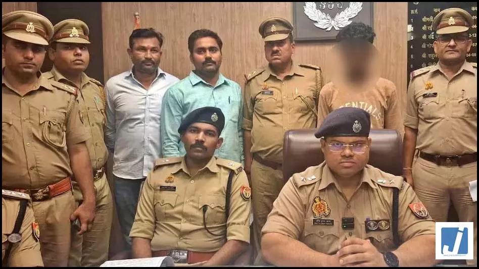 मां के प्रेमी को बेटे ने ईंट से कूचकर उतारा मौत के घाट, आपत्तिजनक हालत में देख खोया आपा मां के प्रेमी को बेटे ने ईंट से कूचकर उतारा मौत के घाट, आपत्तिजनक हालत में देख खोया आपा
