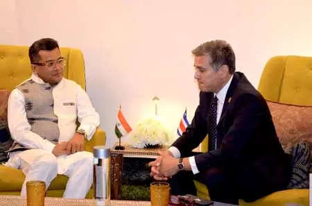 एमओएस पबित्रा मार्गेरिटा और कोस्टा रिका के विदेश मंत्री टोवर ने द्विपक्षीय बैठक में मजबूत साझेदारी पर दिया जोर एमओएस पबित्रा मार्गेरिटा और कोस्टा रिका के विदेश मंत्री टोवर ने द्विपक्षीय बैठक में मजबूत साझेदारी पर दिया जोर