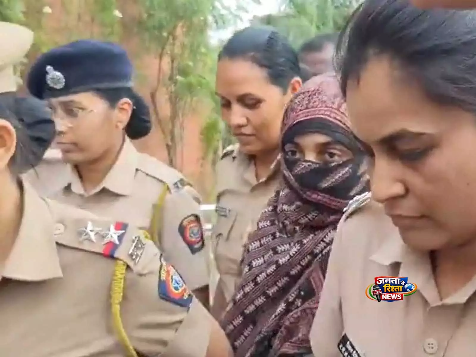 नासिक TCS मामला: आरोपी निदा खान को 14 दिन की न्यायिक हिरासत में भेजा गया नासिक TCS मामला: आरोपी निदा खान को 14 दिन की न्यायिक हिरासत में भेजा गया