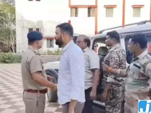 CG NEWS: महासमुंद LPG घोटाले में मुख्य आरोपी गिरफ्तार CG NEWS: महासमुंद LPG घोटाले में मुख्य आरोपी गिरफ्तार