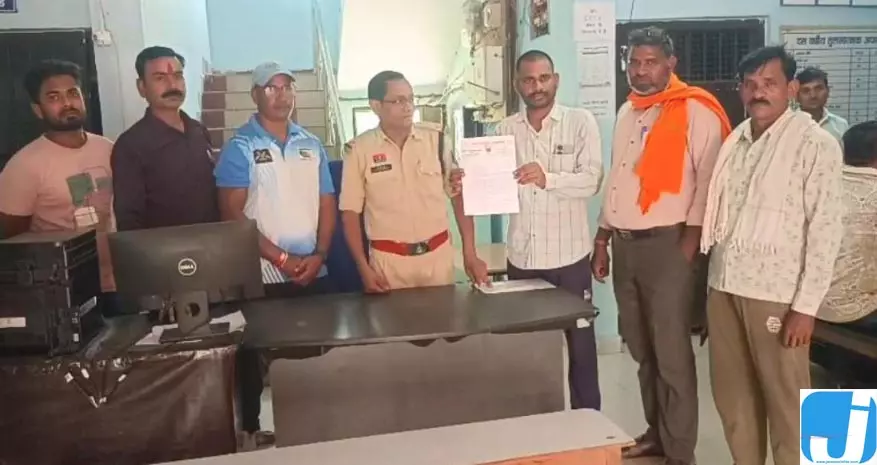 अवैध शराब बिक्री पर बवाल, जनप्रतिनिधियों की चेतावनी से बढ़ा विवाद अवैध शराब बिक्री पर बवाल, जनप्रतिनिधियों की चेतावनी से बढ़ा विवाद