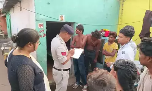 भिलाई में संदिग्धों को पकड़ने 5 घंटे तक चली पुलिस की रेड भिलाई में संदिग्धों को पकड़ने 5 घंटे तक चली पुलिस की रेड