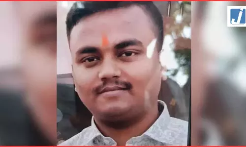 OMG! प्रेमिका के घर मर्डर या सुसाइड? गोली की आवाज के बाद खून से सनी मिली युवक की लाश, इलाके में सनसनी OMG! प्रेमिका के घर मर्डर या सुसाइड? गोली की आवाज के बाद खून से सनी मिली युवक की लाश, इलाके में सनसनी