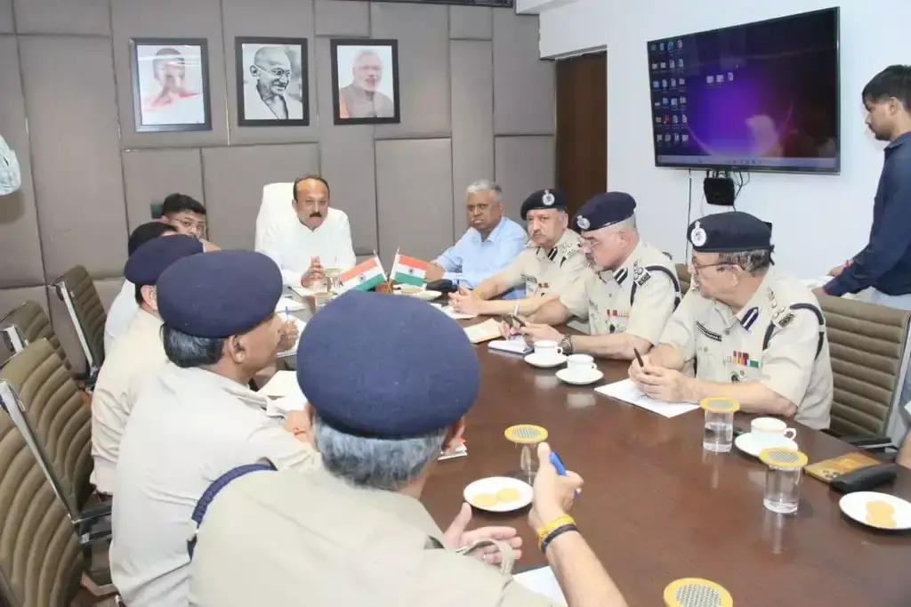 New Delhi: आशीष सूद ने विभागीय तैयारियों का लिया जायजा New Delhi: आशीष सूद ने विभागीय तैयारियों का लिया जायजा