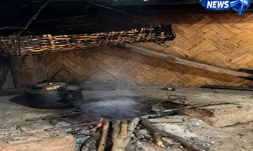 Nagaland: पारंपरिक खाद्य संरक्षण में लोथा रसोई की भूमिका अहम Nagaland: पारंपरिक खाद्य संरक्षण में लोथा रसोई की भूमिका अहम