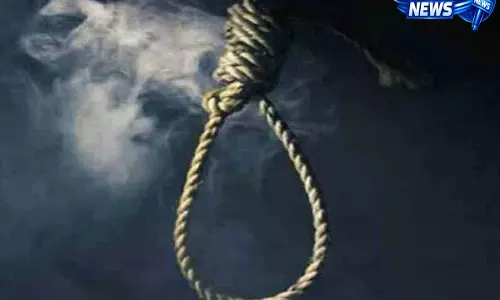 Hyderabad: मदीनागुडा में महिला सॉफ्टवेयर एम्प्लॉई ने घर पर सुसाइड किया, पुलिस ने शक जताया Hyderabad: मदीनागुडा में महिला सॉफ्टवेयर एम्प्लॉई ने घर पर सुसाइड किया, पुलिस ने शक जताया