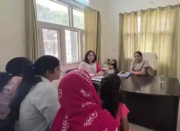 Dehradun: सखी वन स्टॉप सेंटर पर औचक जांच Dehradun: सखी वन स्टॉप सेंटर पर औचक जांच