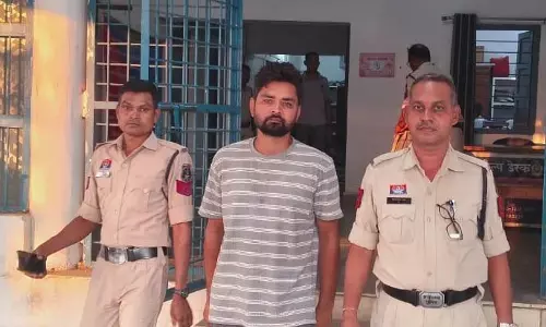 मानव वध की धारा पुलिस ने लगाया, ट्रक चालक गिरफ्तार मानव वध की धारा पुलिस ने लगाया, ट्रक चालक गिरफ्तार