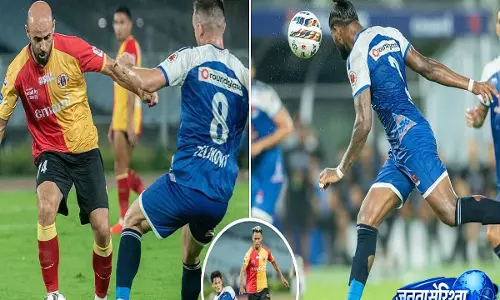 ISL 2025-26: ईस्ट बंगाल और पंजाब FC ने कोलकाता में रोमांचक गोलरहित ड्रॉ खेला ISL 2025-26: ईस्ट बंगाल और पंजाब FC ने कोलकाता में रोमांचक गोलरहित ड्रॉ खेला