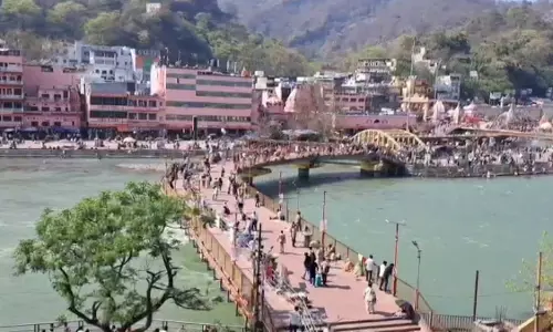 Dehradun: कुंभ 2027 के लिए गंगा स्वच्छता पर केंद्र का सहयोग