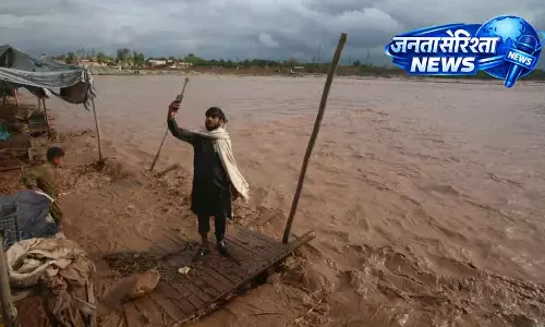 Pakistan में तेज़ हवाओं और बारिश से चार लोगों की मौत