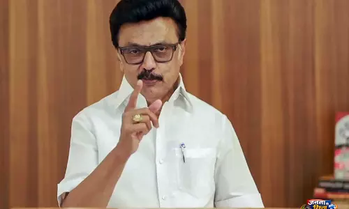DMK चीफ एमके स्टालिन ने NEET को स्कैम बताया, 12वीं के रिजल्ट के आधार पर MBBS एडमिशन देने की अपील की DMK चीफ एमके स्टालिन ने NEET को स्कैम बताया, 12वीं के रिजल्ट के आधार पर MBBS एडमिशन देने की अपील की