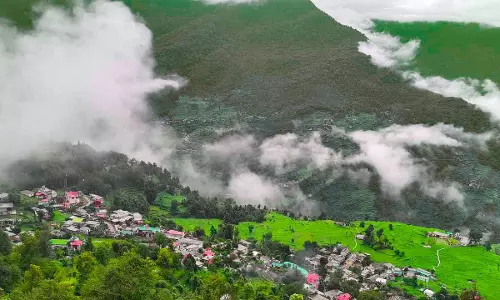 Dehradun: पहाड़ों में बदला मौसम, बढ़ी ठंड, उत्तराखंड में बारिश का सिलसिला जारी Dehradun: पहाड़ों में बदला मौसम, बढ़ी ठंड, उत्तराखंड में बारिश का सिलसिला जारी