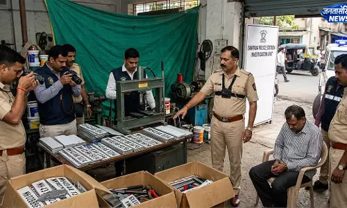 Navi Mumbai : फर्जी नंबर प्लेट रैकेट का भंडाफोड़, ट्रांसपोर्ट कंपनी मालिक पर केस दर्ज