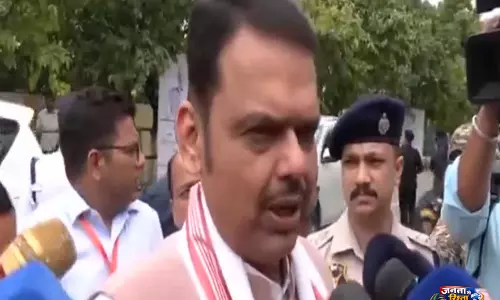 असम के CM पद की शपथ लेने के बाद देवेंद्र फडणवीस ने हिमंत बिस्वा सरमा के नेतृत्व पर भरोसा जताया असम के CM पद की शपथ लेने के बाद देवेंद्र फडणवीस ने हिमंत बिस्वा सरमा के नेतृत्व पर भरोसा जताया