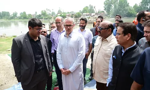 Ganderbal: मुख्यमंत्री उमर ने गांदरबल में विकास कार्यों की समीक्षा की Ganderbal: मुख्यमंत्री उमर ने गांदरबल में विकास कार्यों की समीक्षा की