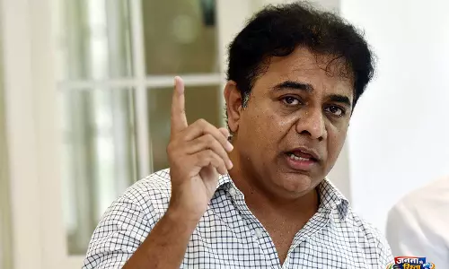 KTR ने केंद्रीय मंत्री बंदी संजय कुमार के बेटे के खिलाफ POCSO मामले को लेकर BJP, कांग्रेस की आलोचना की KTR ने केंद्रीय मंत्री बंदी संजय कुमार के बेटे के खिलाफ POCSO मामले को लेकर BJP, कांग्रेस की आलोचना की