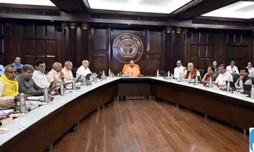 तकनीकी शिक्षा को उद्योगों से जोड़ युवाओं को आत्मनिर्भर बना रही सरकार, लखनऊ में हुई समीक्षा बैठक