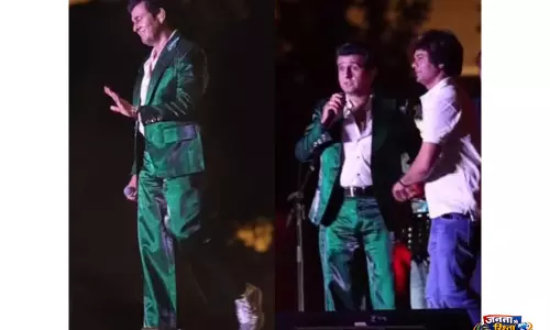 लाइव परफॉर्मेंस के दौरान स्टेज पर चढ़ा फैन, Sonu Nigam ने शांत अंदाज़ में संभाली स्थिति
