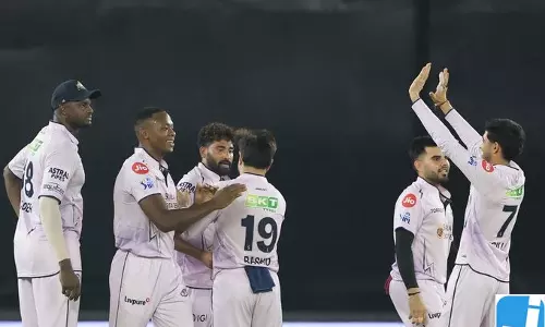 SRH पर दबाव कायम: 43/4 पर लड़खड़ाई रन चेज, रबाडा की घातक गेंदबाजी