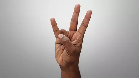 अस्थमा में राहत दिलाने में मददगार सूर्य मुद्रा, तनाव को कम कर दिमाग को करती है शांत अस्थमा में राहत दिलाने में मददगार सूर्य मुद्रा, तनाव को कम कर दिमाग को करती है शांत