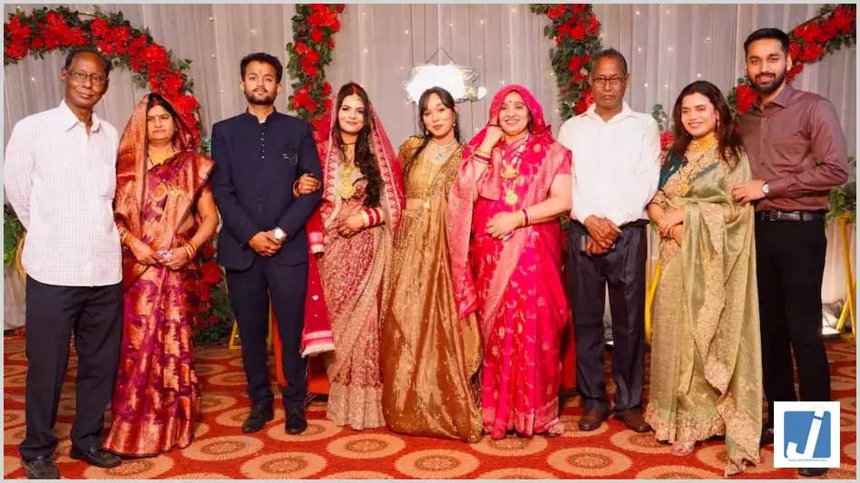 शादी के 14वें दिन मातम: पति बोला- मजाक-मजाक में छत से गिर गई पत्नी, मौत के बाद मचा हड़कंप शादी के 14वें दिन मातम: पति बोला- मजाक-मजाक में छत से गिर गई पत्नी, मौत के बाद मचा हड़कंप