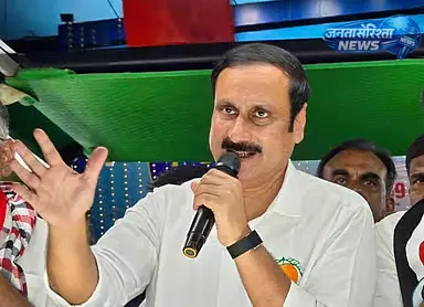 शराब और नशे के बढ़ते अपराधों पर PMK नेता अंबुमणि ने सख्त कार्रवाई की मांग की शराब और नशे के बढ़ते अपराधों पर PMK नेता अंबुमणि ने सख्त कार्रवाई की मांग की