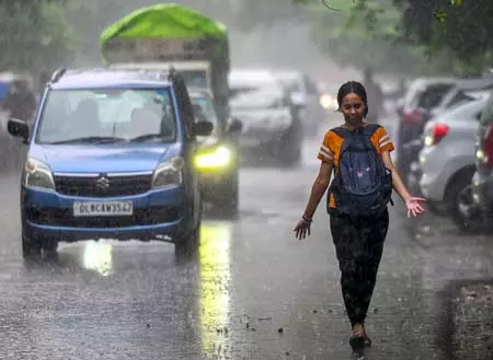 एनसीआर में आज मौसम बदलेगा करवट, येलो अलर्ट जारी, बारिश और 50 किमी प्रतिघंटा की रफ्तार से चलेंगी तेज हवाएं एनसीआर में आज मौसम बदलेगा करवट, येलो अलर्ट जारी, बारिश और 50 किमी प्रतिघंटा की रफ्तार से चलेंगी तेज हवाएं