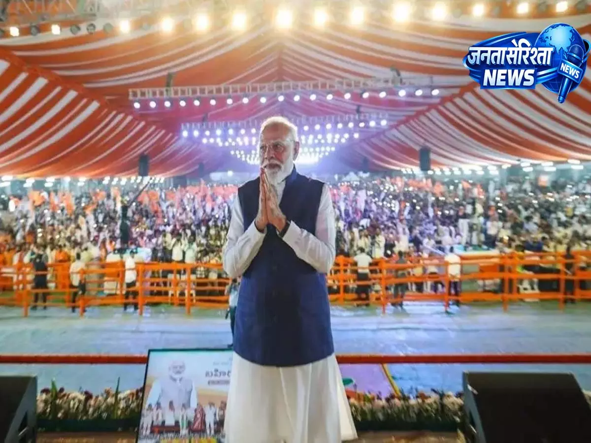 Bengaluru: PM मोदी के इवेंट के पास जिलेटिन स्टिक्स और टाइमर सर्किट मिलने के बाद बड़े ब्लास्ट की साजिश का शक Bengaluru: PM मोदी के इवेंट के पास जिलेटिन स्टिक्स और टाइमर सर्किट मिलने के बाद बड़े ब्लास्ट की साजिश का शक