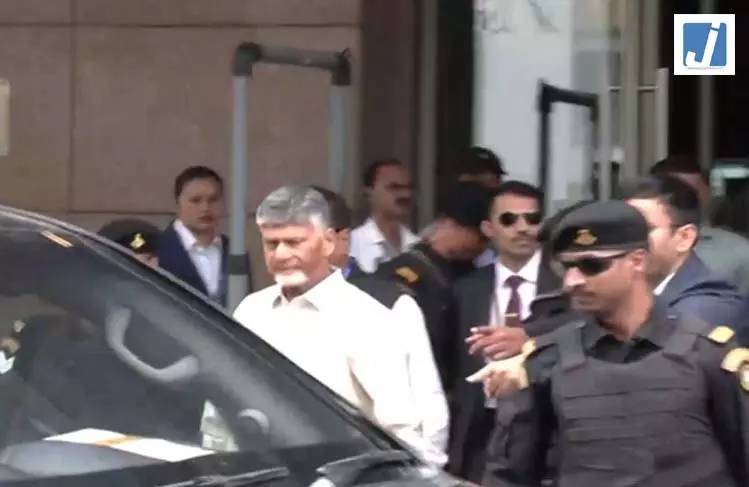 हिमंता बिस्वा सरमा के शपथ समारोह में शामिल होने पहुंचे देशभर के नेता हिमंता बिस्वा सरमा के शपथ समारोह में शामिल होने पहुंचे देशभर के नेता